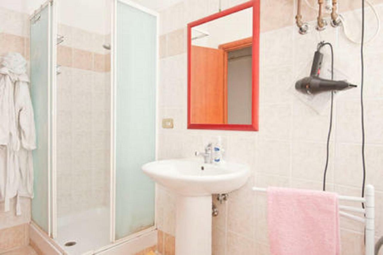 Alloggio Turistico P.Lodi Apartment Rome Bagian luar foto